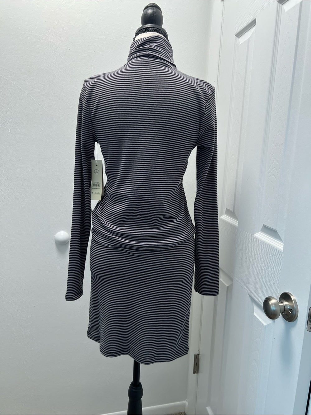 No Boundaries 2-Piece Striped Turtleneck Top & Mini Skirt Set Gray/Black Size S - Picture 12 of 14